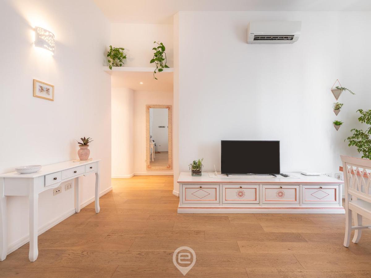 La Finestra Sul Corso Daire Cagliari Dış mekan fotoğraf