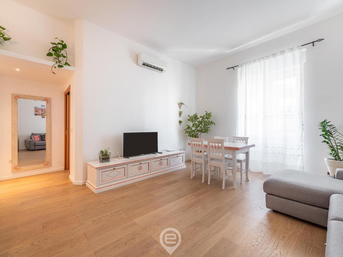 La Finestra Sul Corso Daire Cagliari Dış mekan fotoğraf